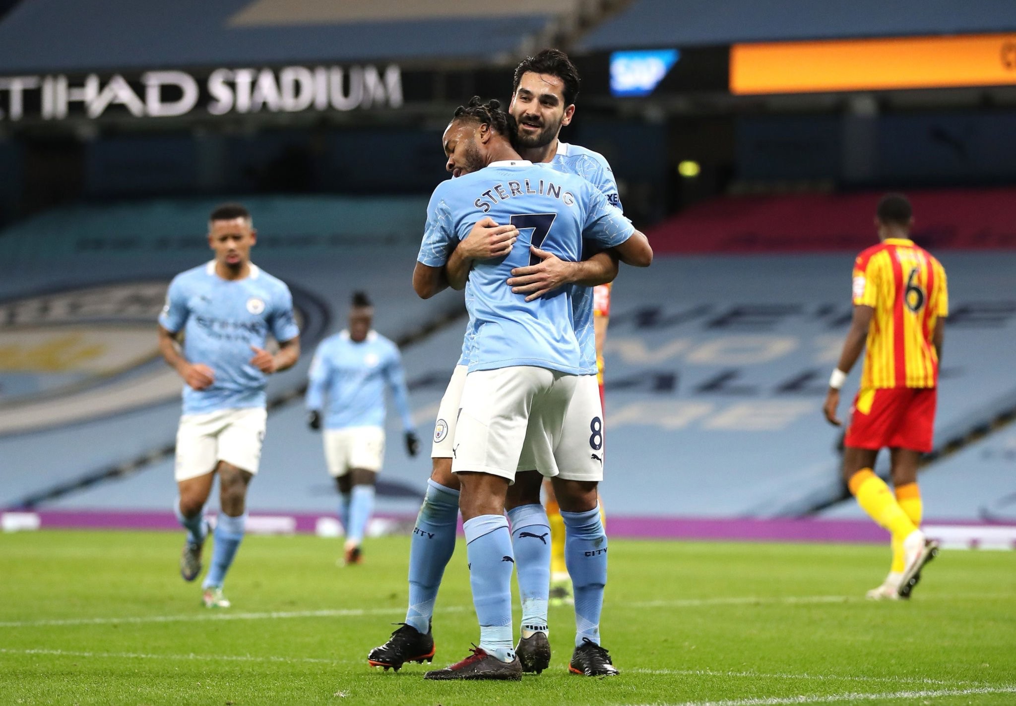 地进行阵容 地进行阵容